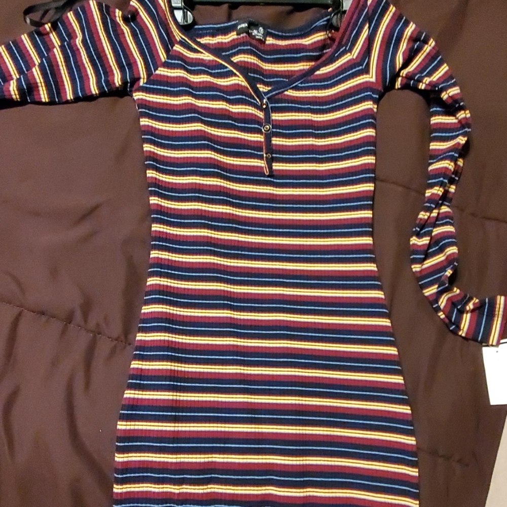 Dress - Picture 4 of 5